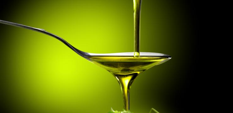 Low Cholesterol NOT related to Coronary Heart Disease Low cholesterol is not related to coronary heart disease. Replacing saturated by unsaturated fats increases oxidative stress, which can be alleviated by taking vitamin E and OPCs.